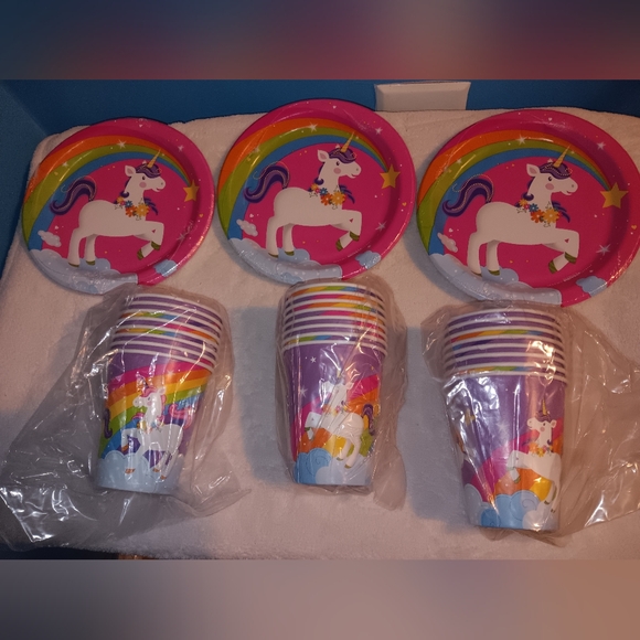 NWOT Birthday Express Fairy Tale Unicorn Birthday Party Kit for 24 Guests - Picture 8 of 10